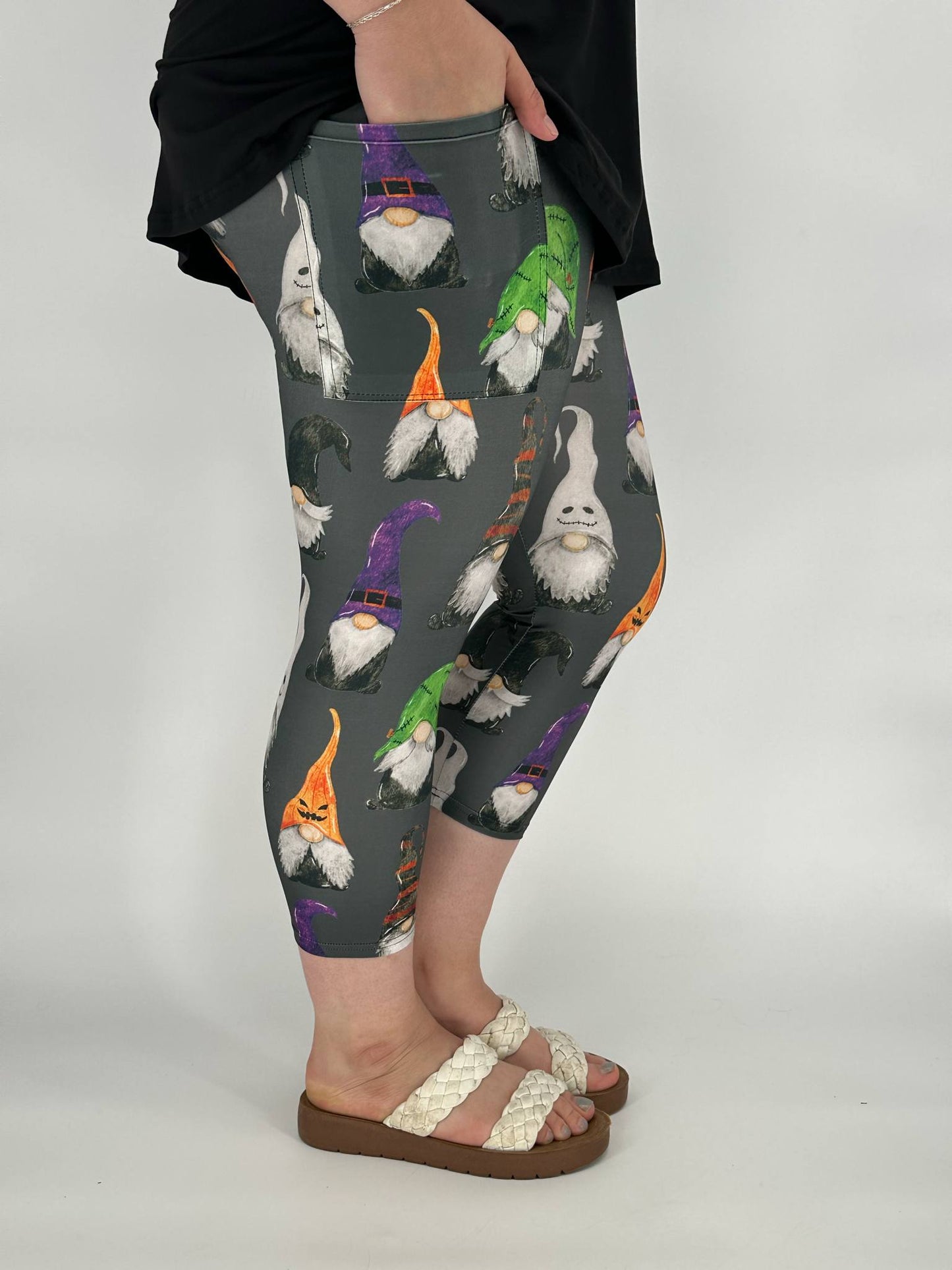 Spooky Gnome Capri w/ Pockets