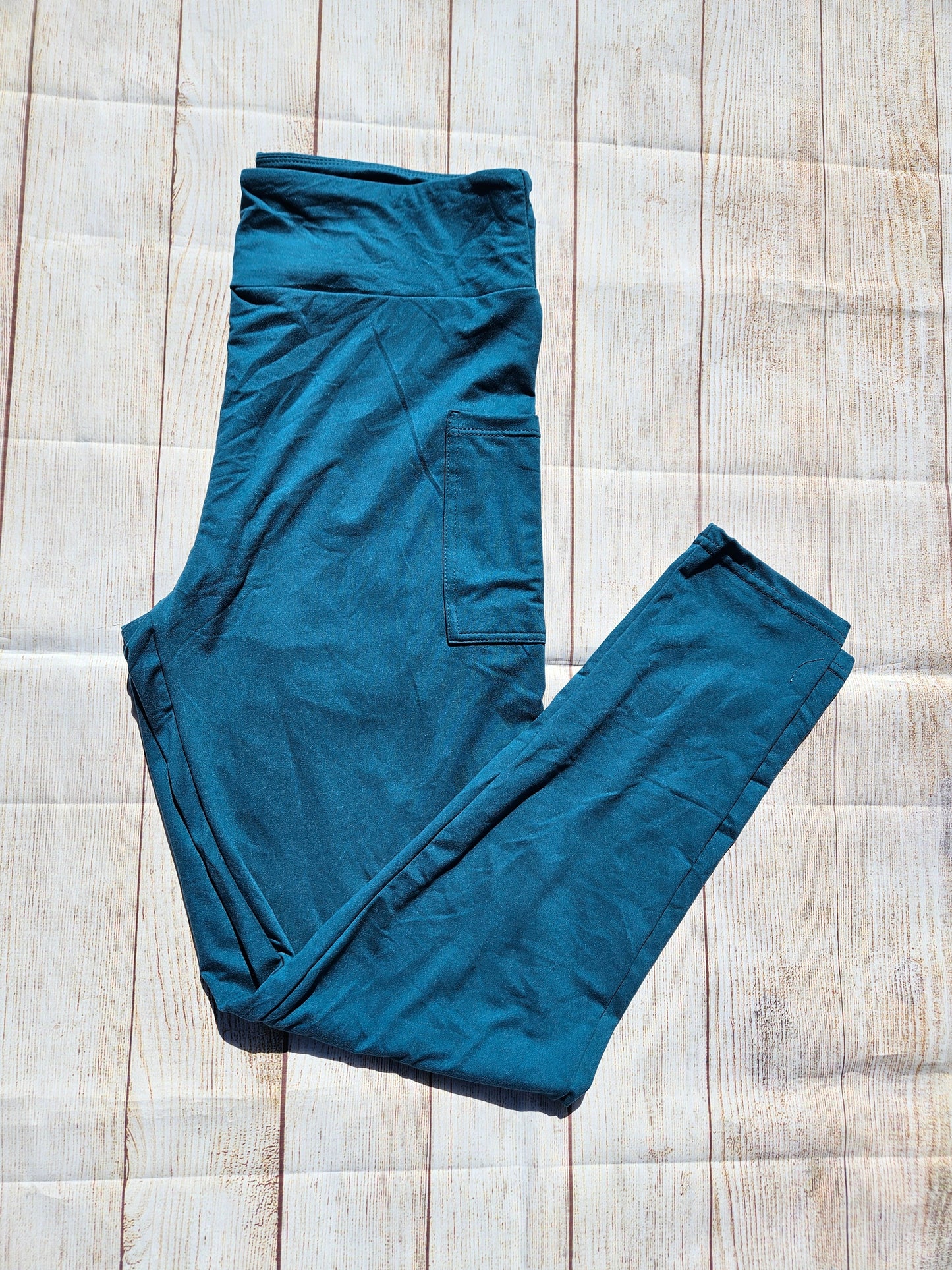 Turquoise Blue leggings and capris with pockets