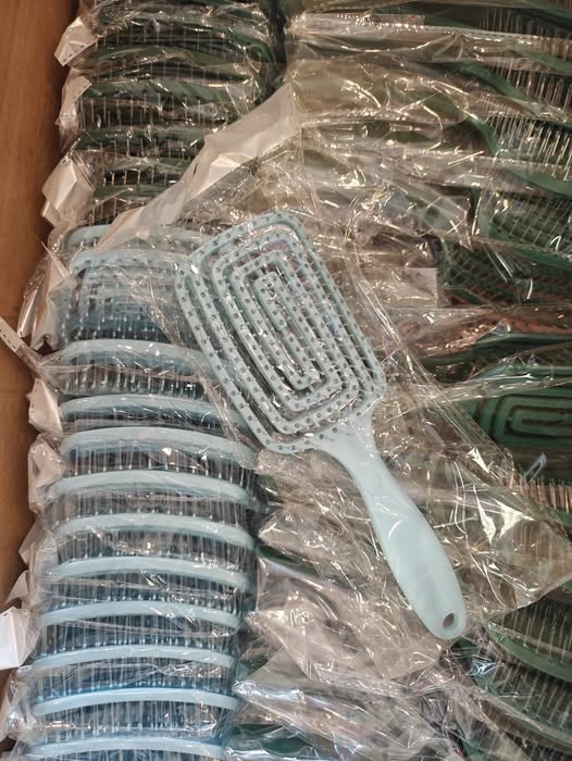 Viral Hairbrushes