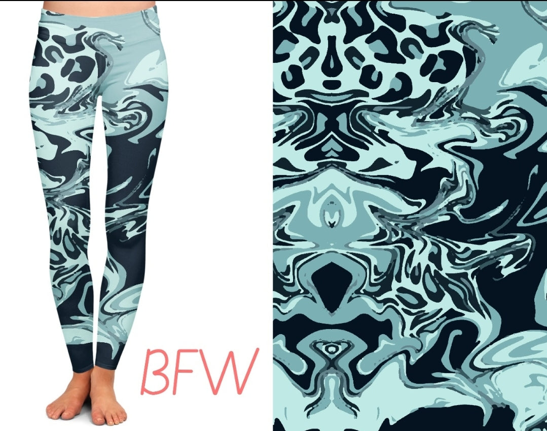 Teal Marble Plus Size Capris with pockets