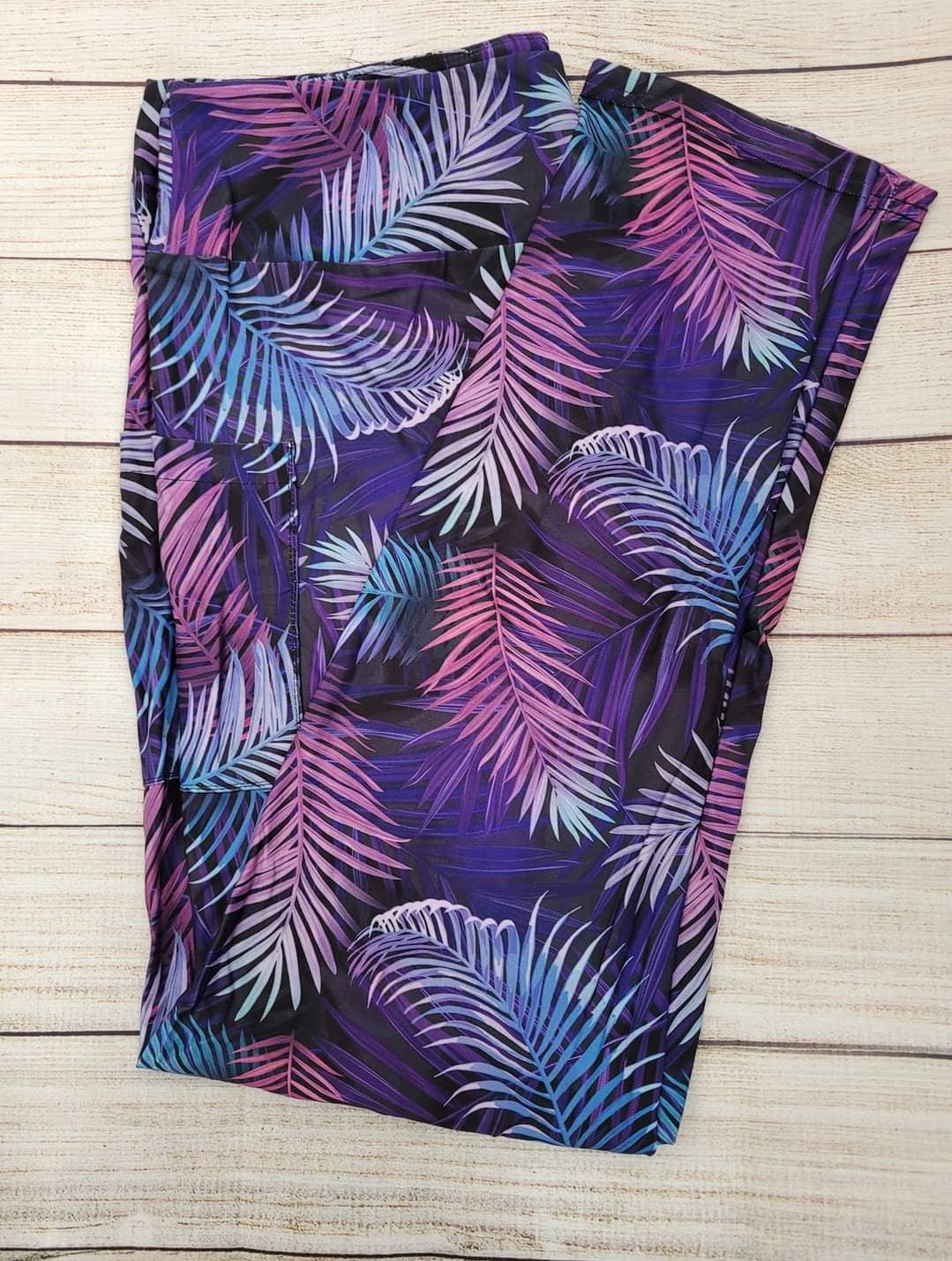 Purple Palm shorts with pockets
