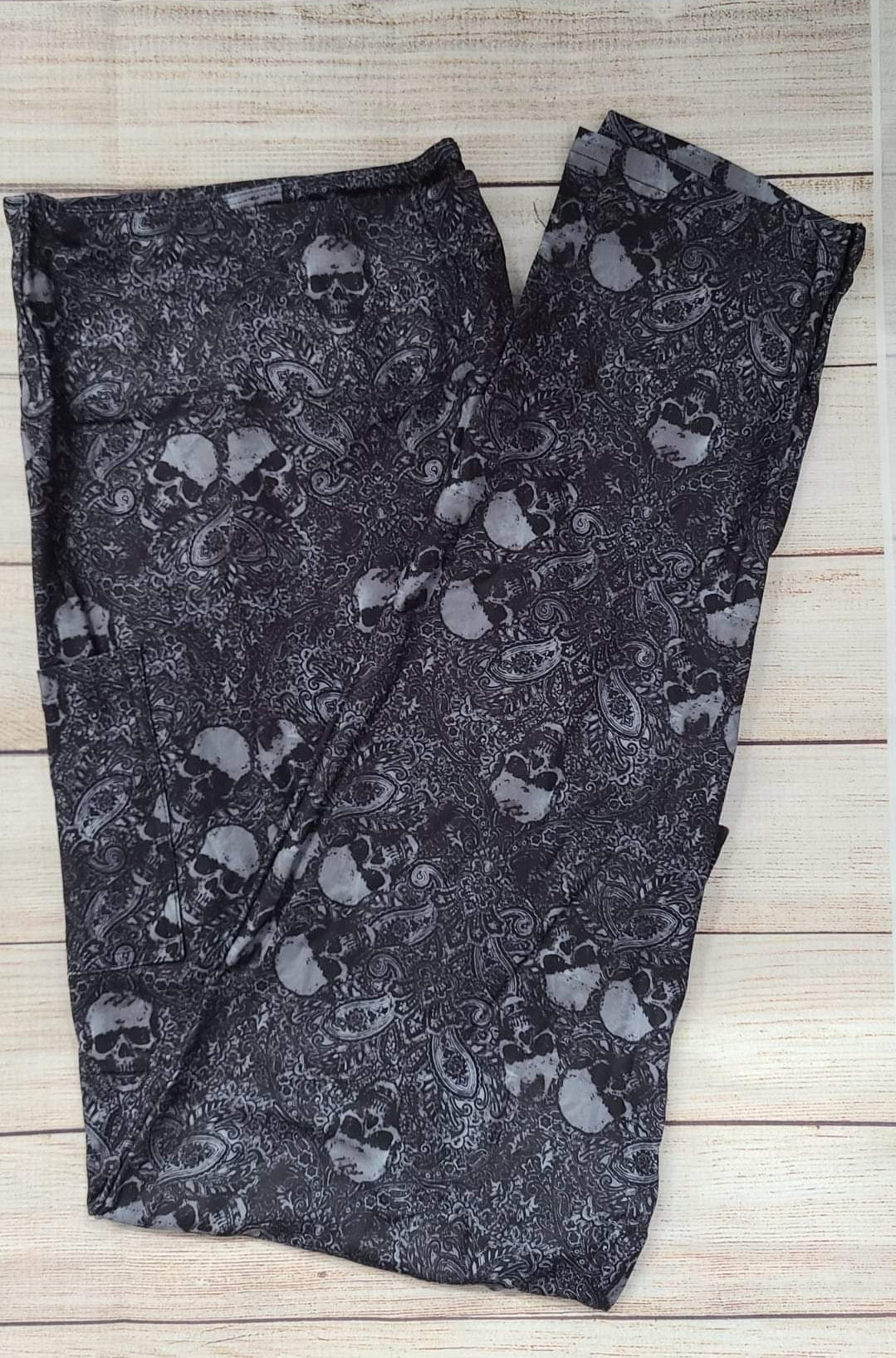 Dead Skulls leggings with pockets
