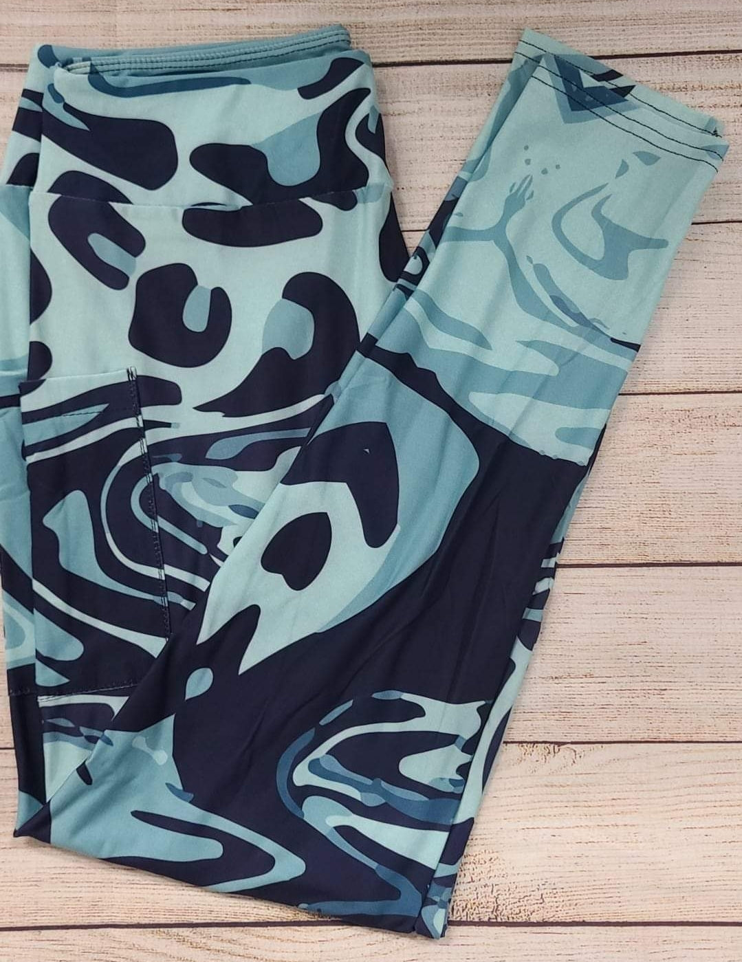 Teal Marble Plus Size Capris with pockets
