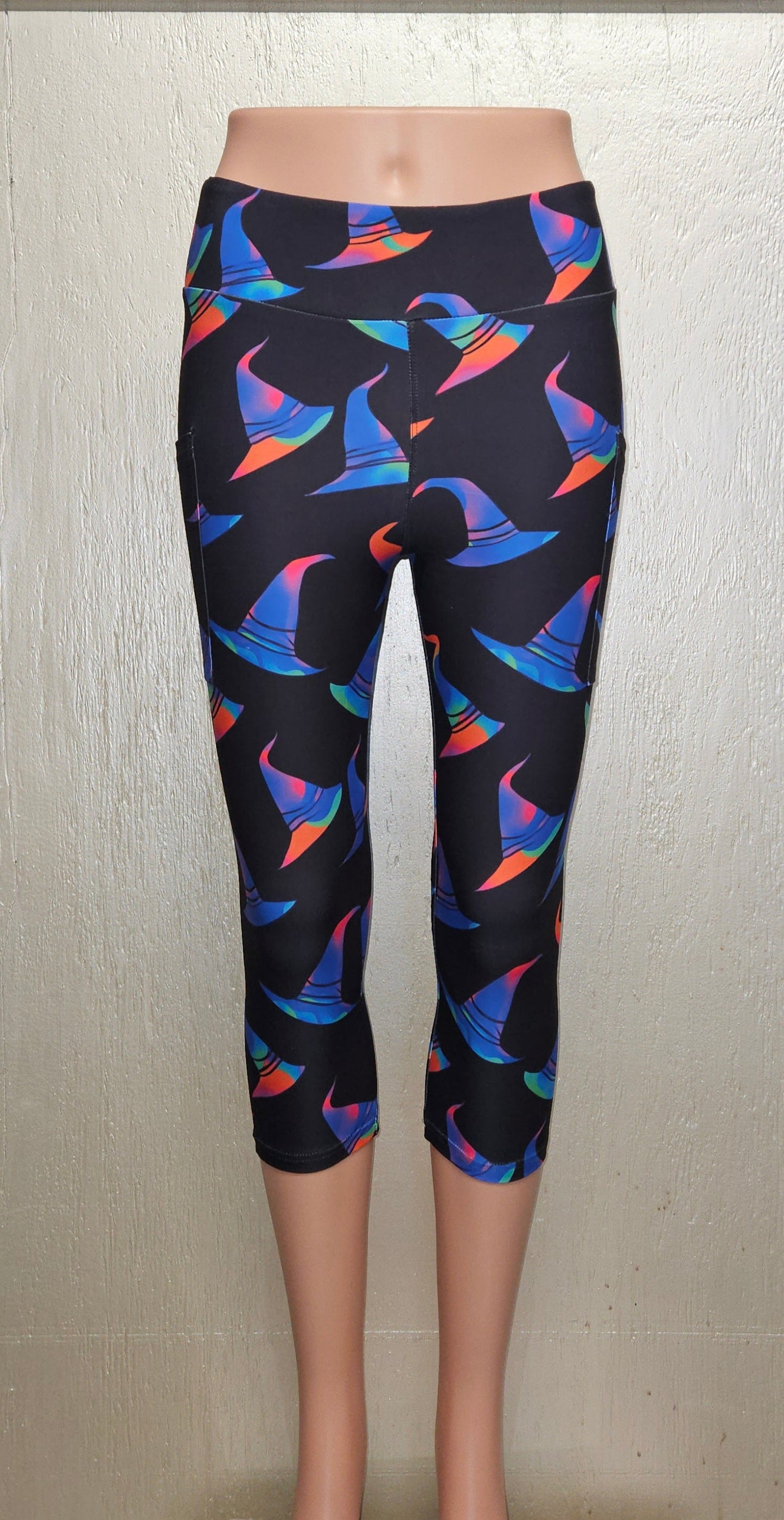 Neon Hats leggings and skorts with pockets