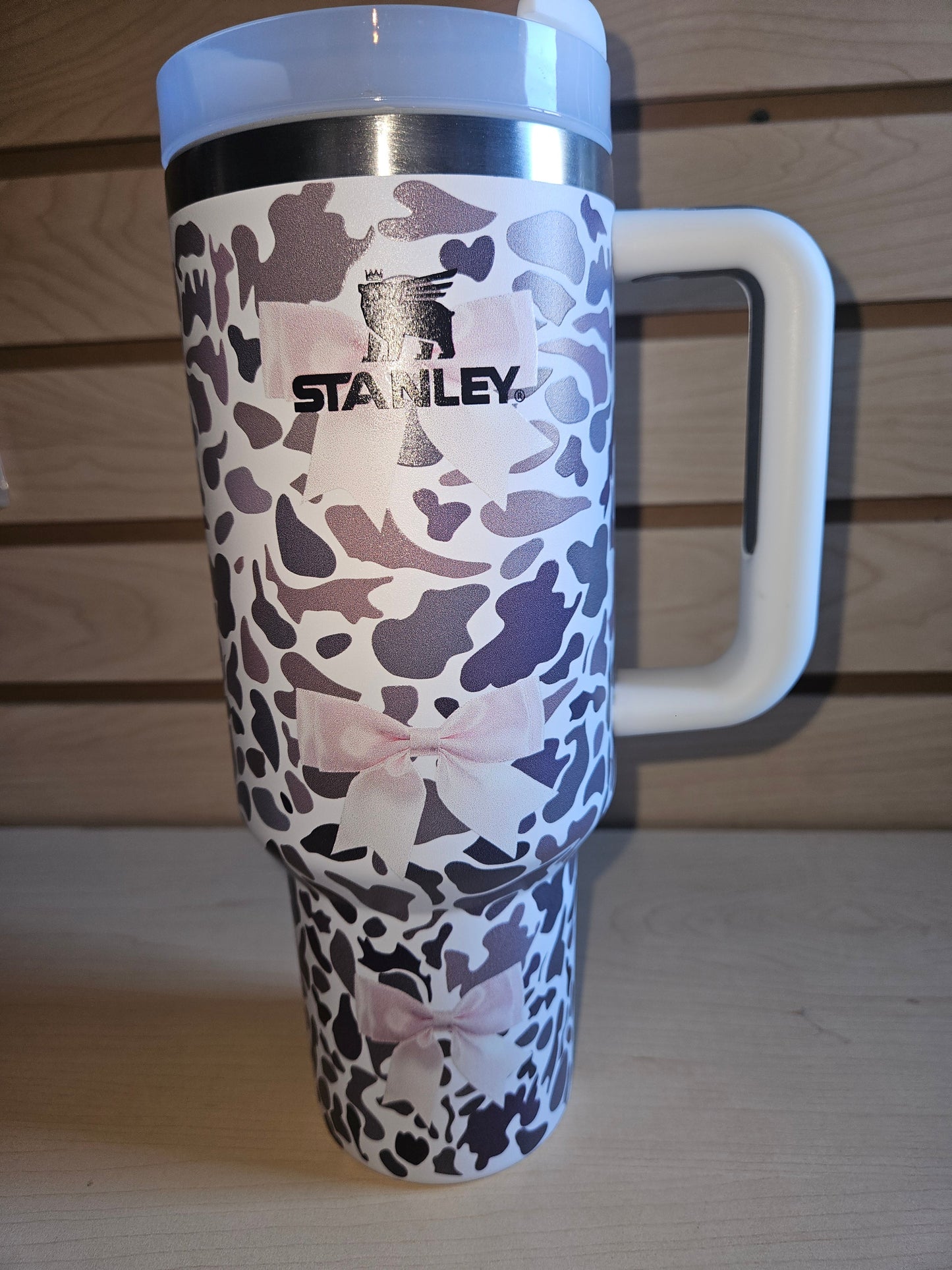 Camo with Bows Stanley Tumbler 40oz