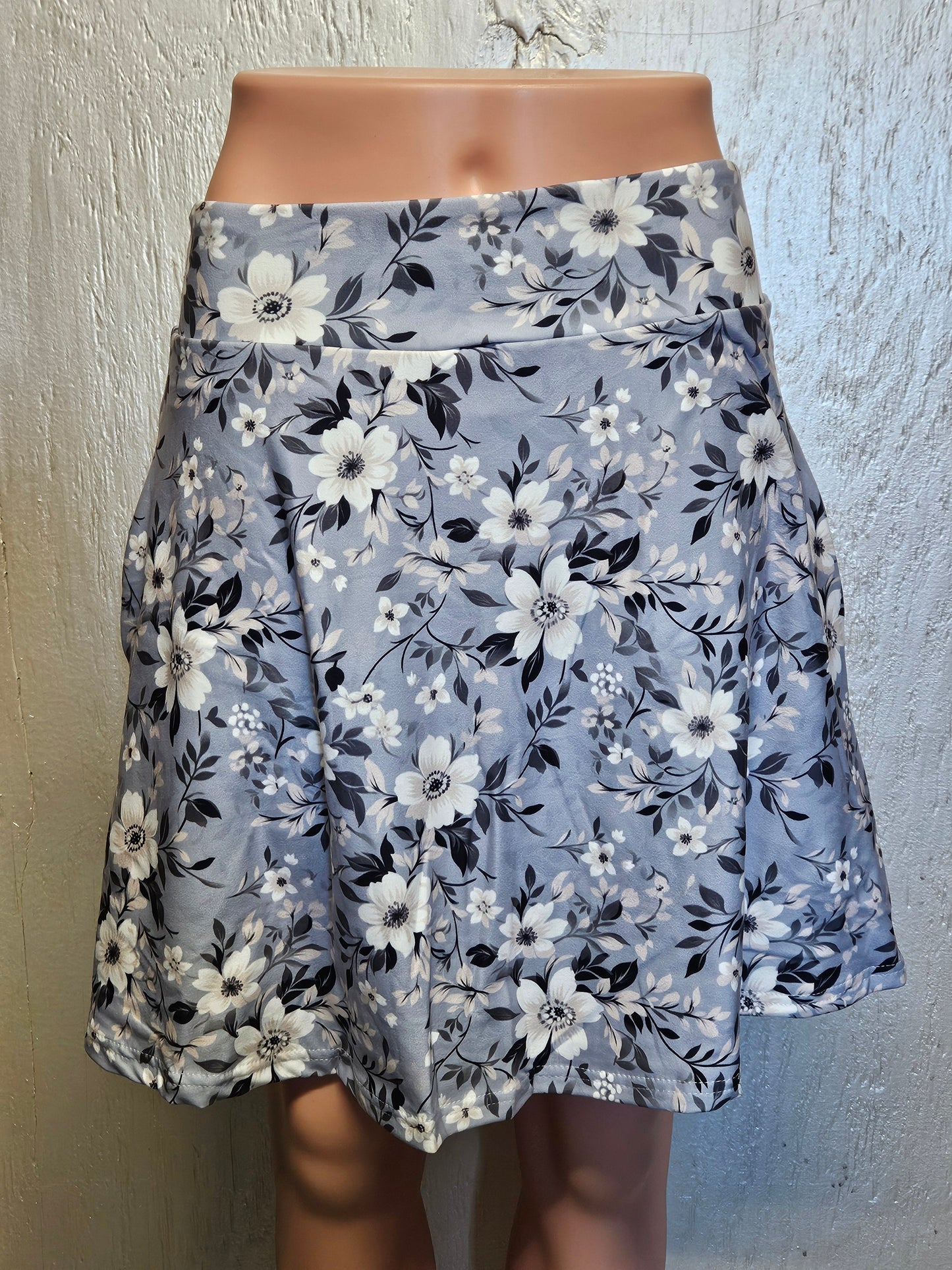 Grey Floral capris and skorts with pockets