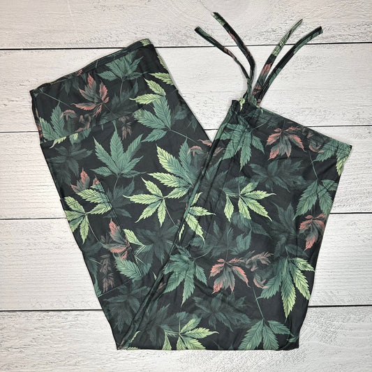 420 Leaves Ruched Cuff Capris with Side Pockets