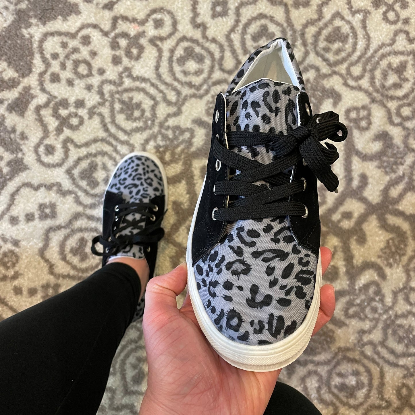 Women's Leopard Color Block Tennis Shoes - Black