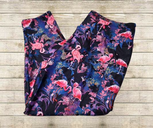 Abstract Flamingos Capri Length w/ Pockets