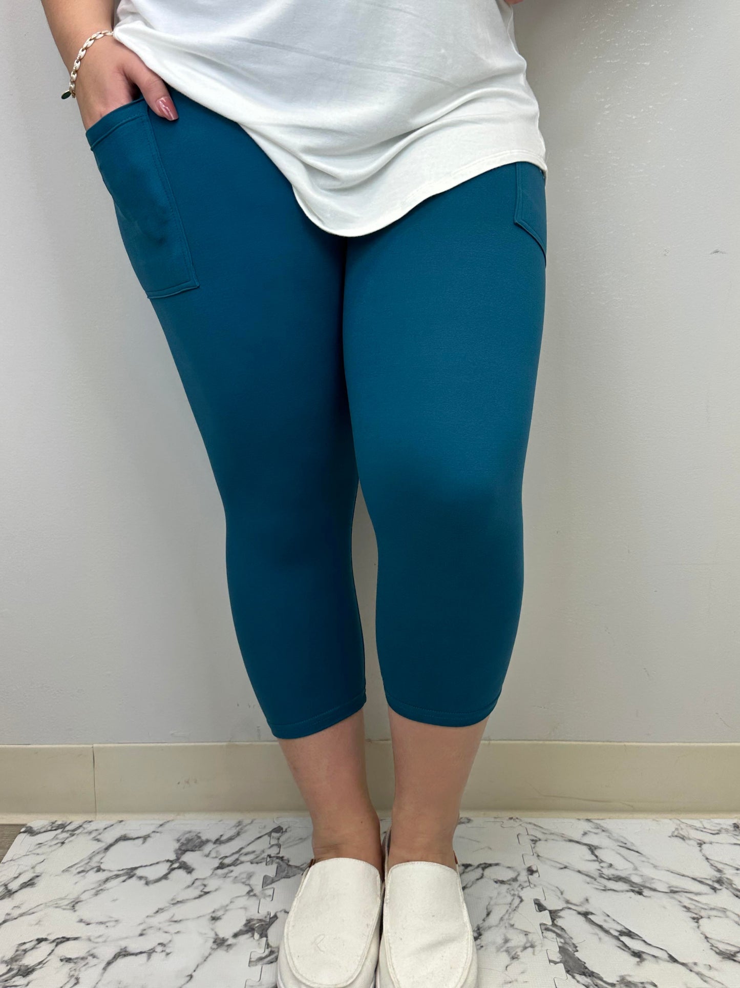 Turquoise Capri w/ Pockets