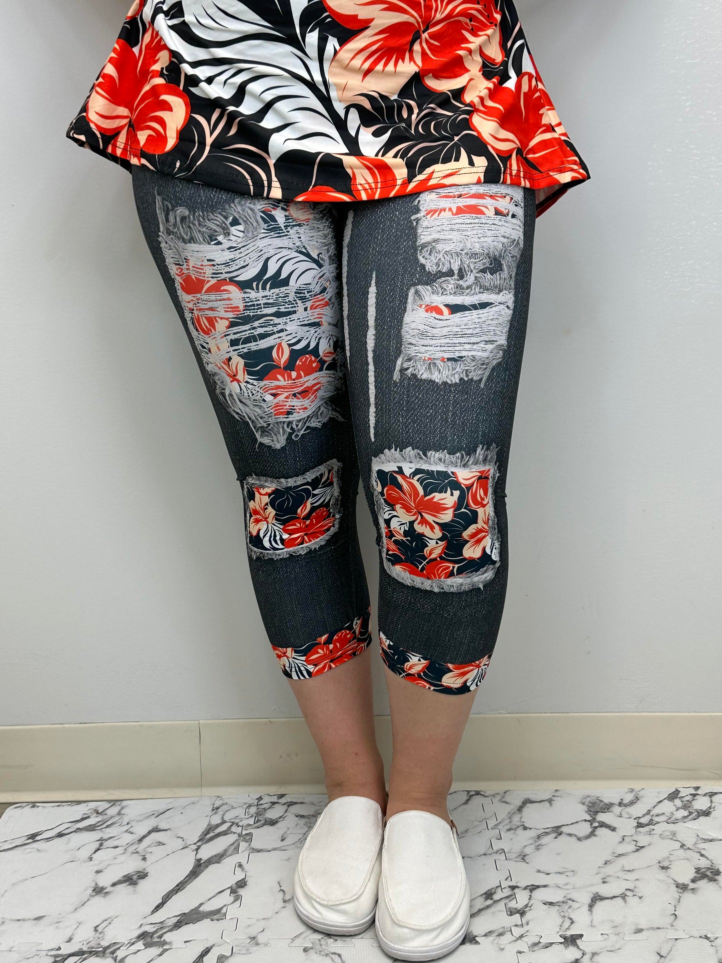 Flower Power Capri w/ Butt Pockets