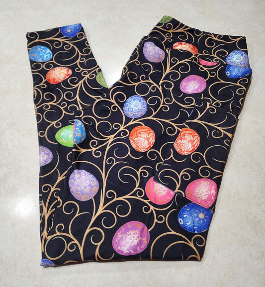 Elegant Eggs & Scrolls Full Length w/ Pockets