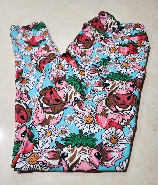 Strawberry Cows Full Length w/ Pockets