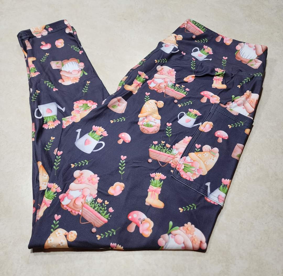 Tulip Gnomes Full Length w/ Pockets