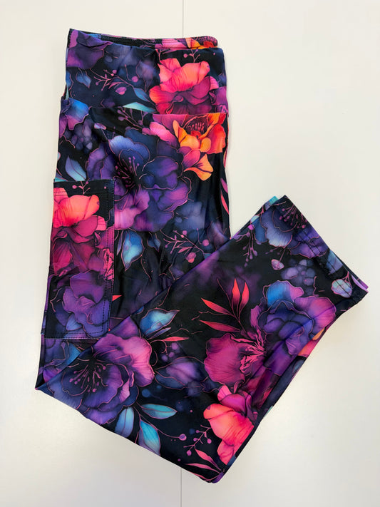 Midnight Bloom Capri w/ Pockets *RTS