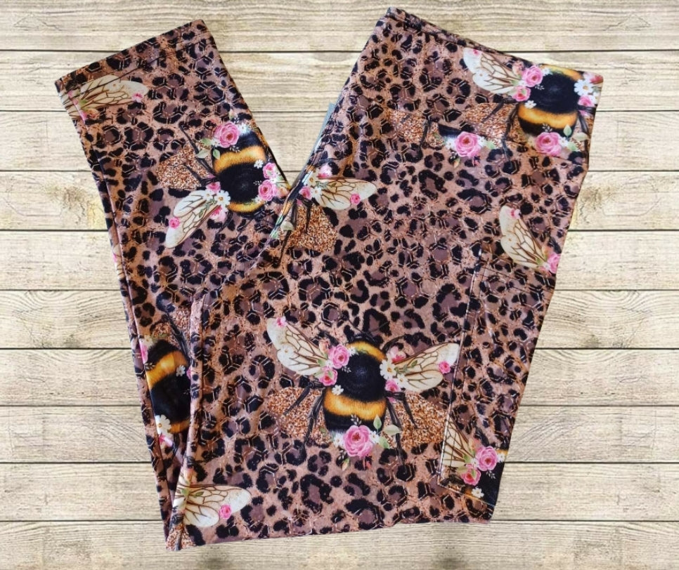 Cheetah Bees Capri Length w/ Pockets
