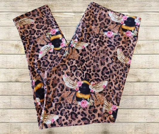 Cheetah Bees Capri Length w/ Pockets