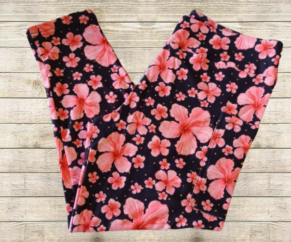 Coral Hibiscus Capri Length w/ Pockets