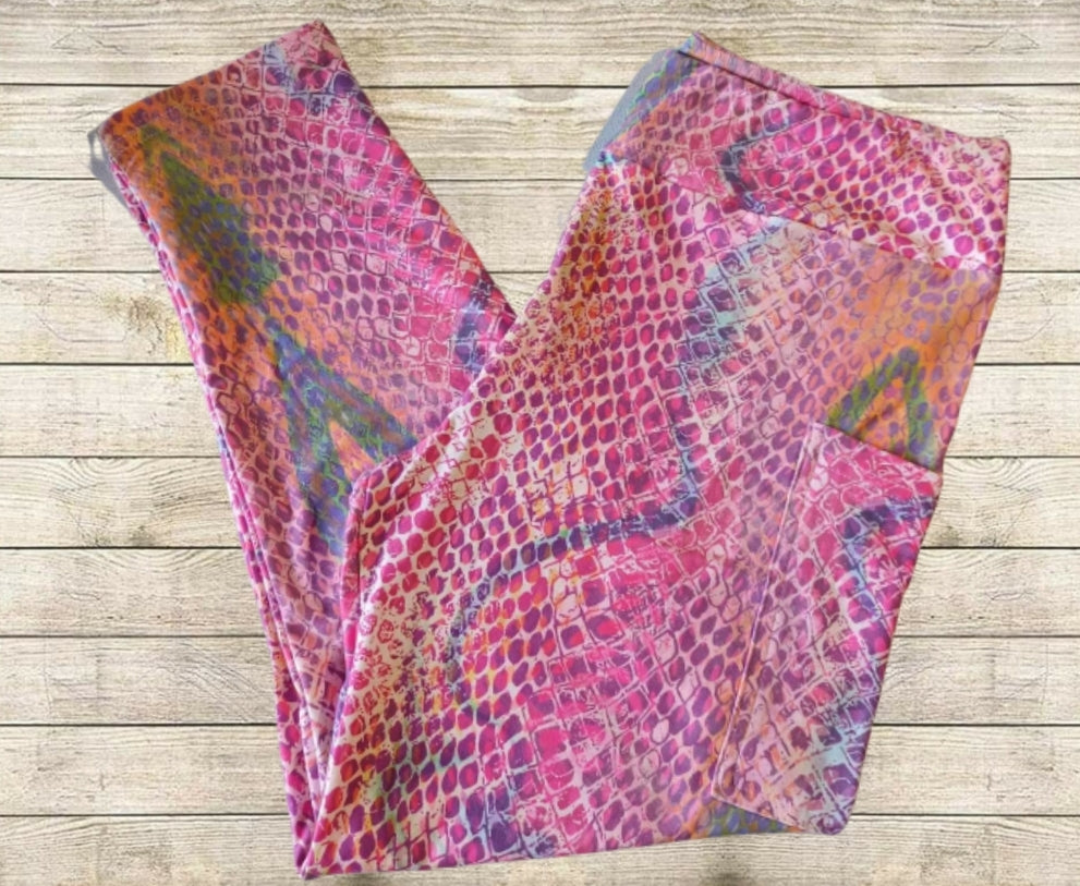 Fuchsia Snakeskin Capri Length w/ Pockets