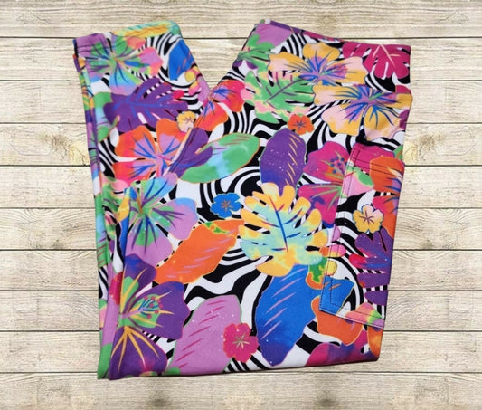 Zebra Hibiscus Capri Length w/ Pockets