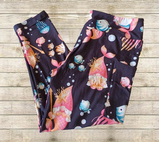 Under the Sea Gnomes Capri Length w/ Pockets