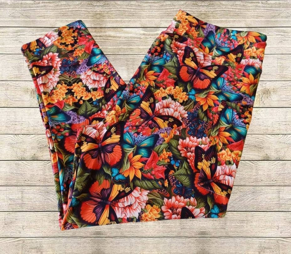 Butterfly Garden Capri Length w/ Pockets