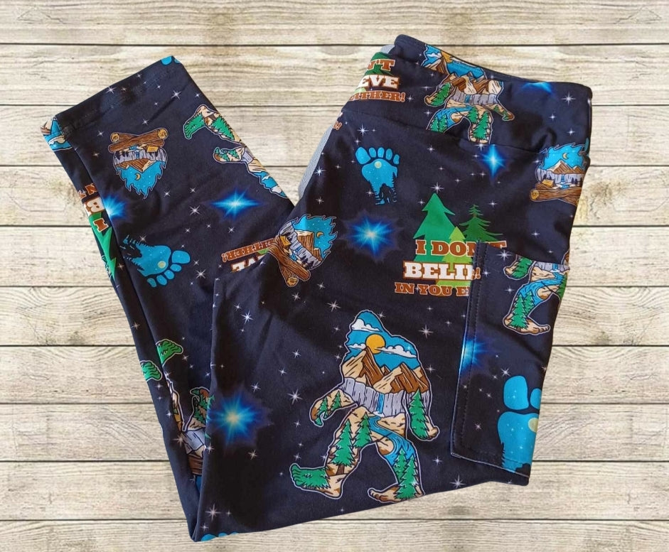 Bigfoot Believer Capri Length w/ Pockets