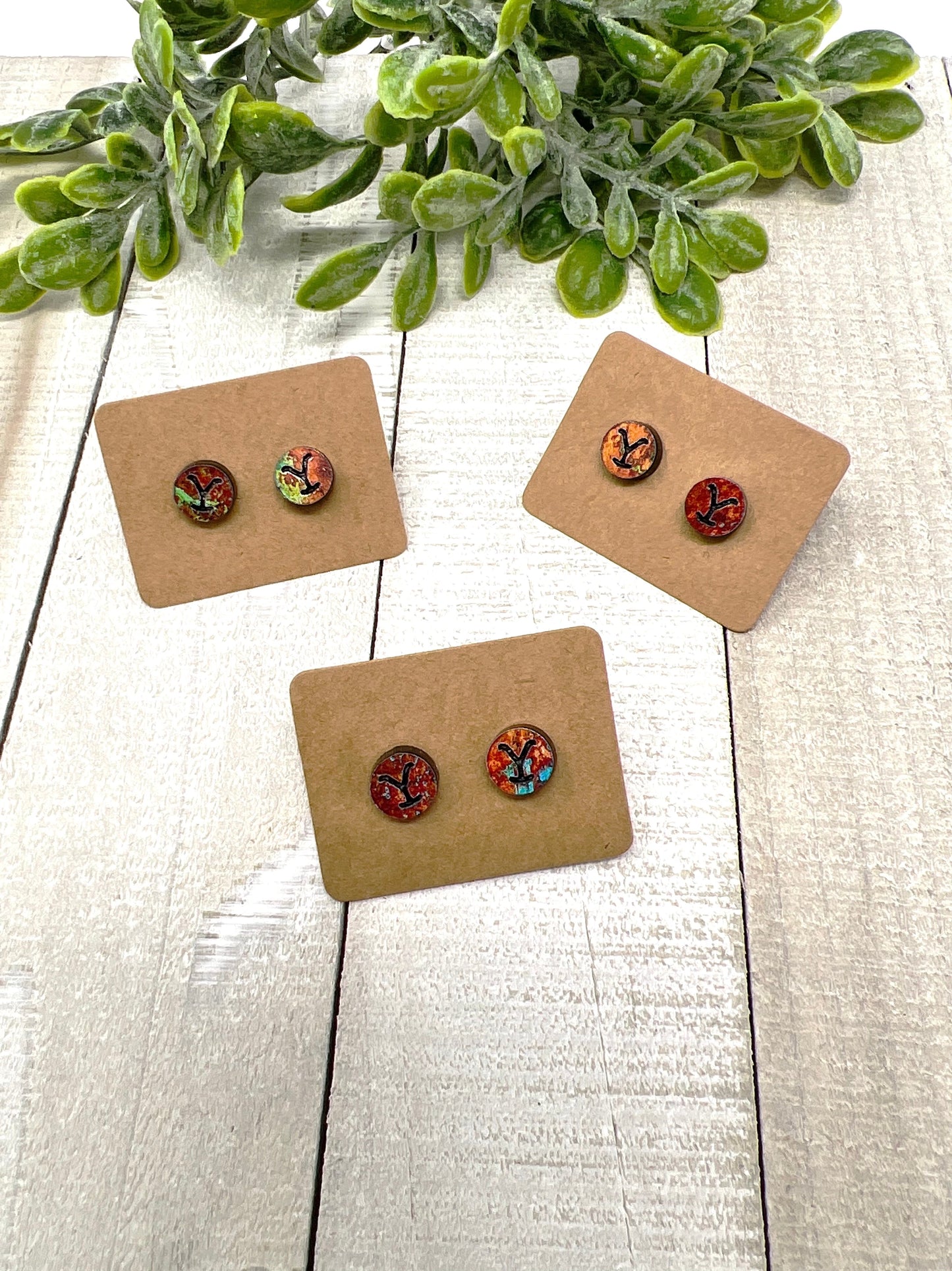 Y Circle Stud - Rusted Look - Handcrafted Earrings