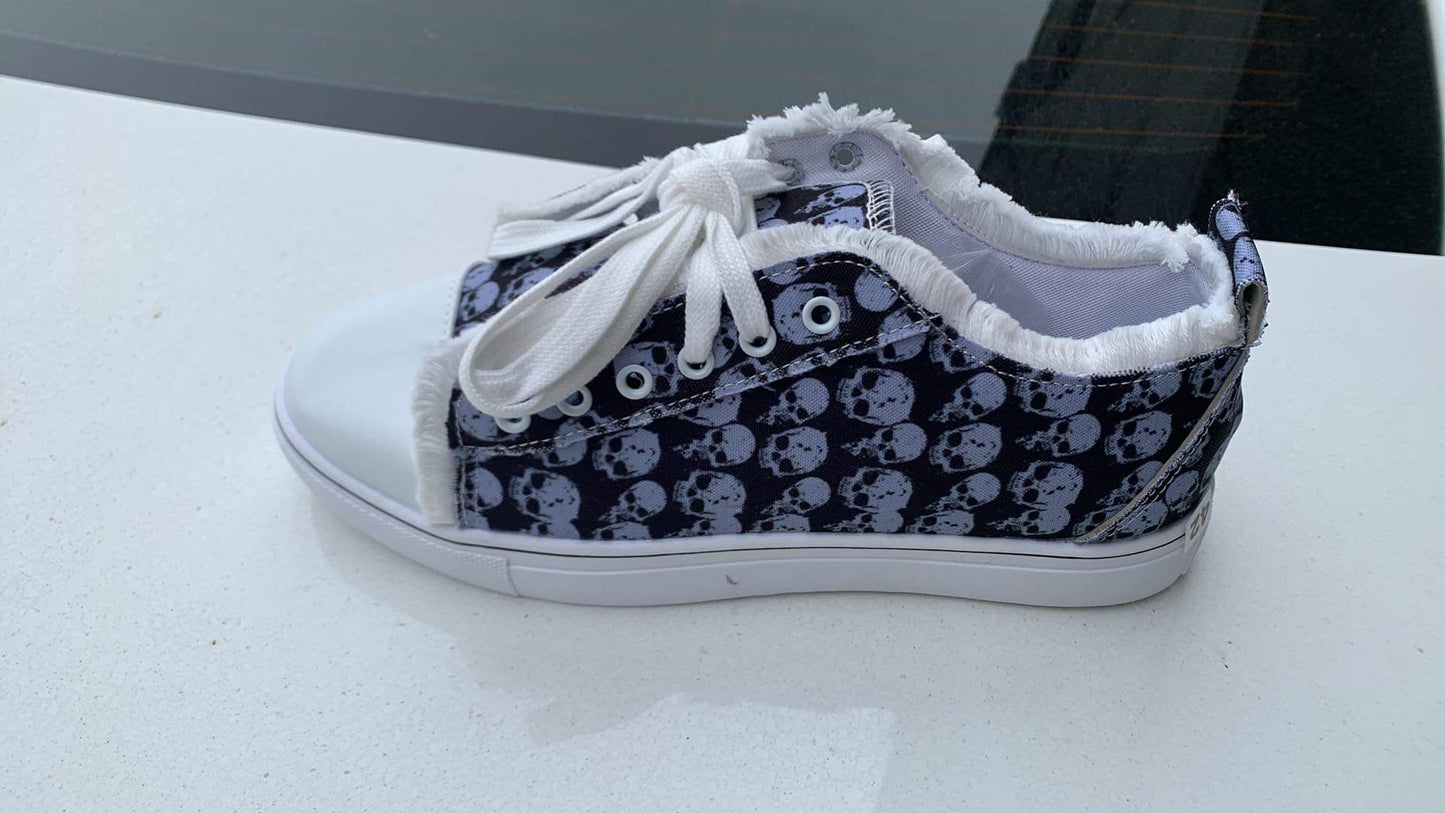 Low-top skeleton shoes
