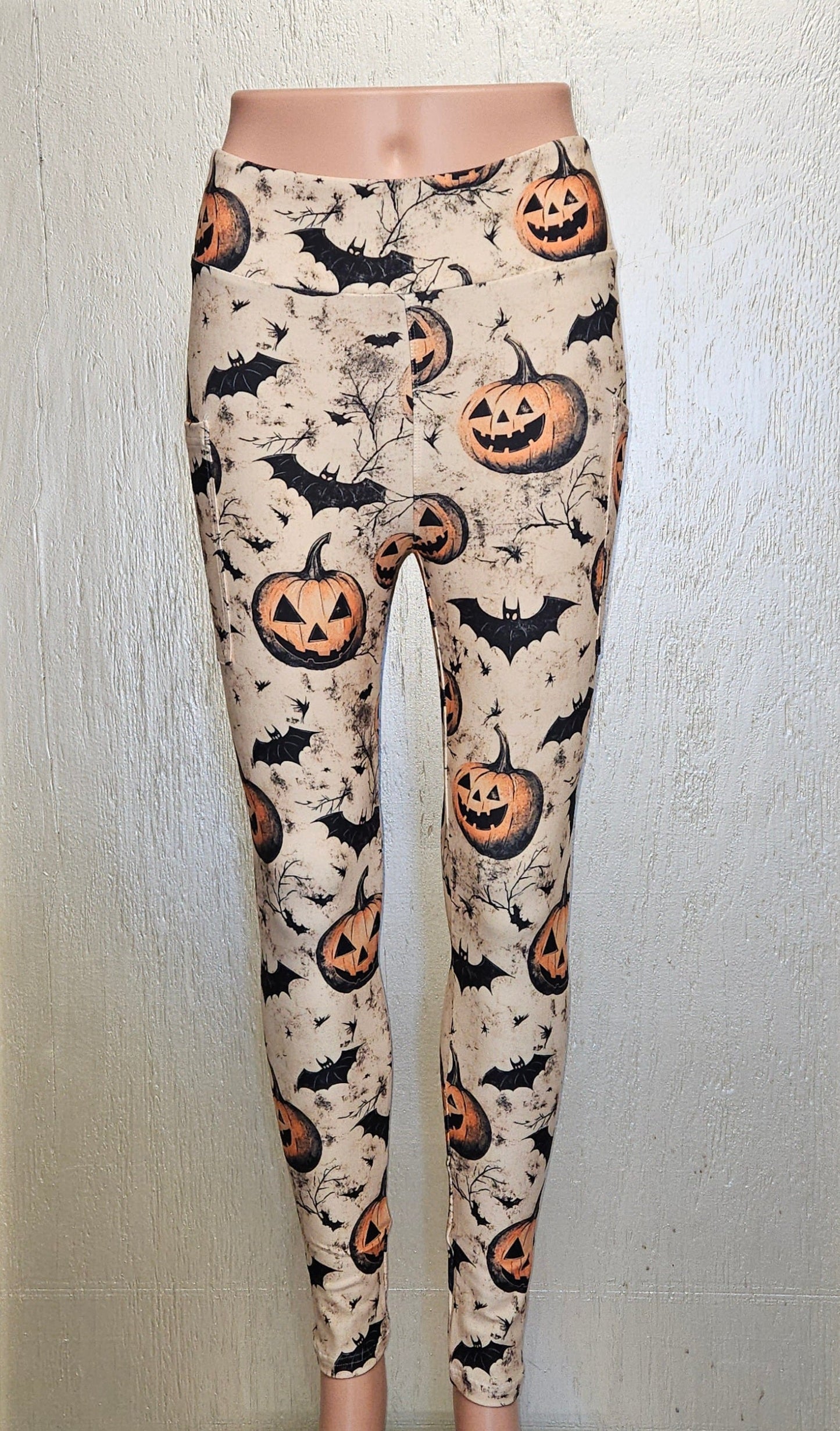Vintage Bats and Pumpkins capris with pockets