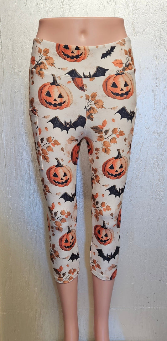 Vintage Halloween capris with pockets