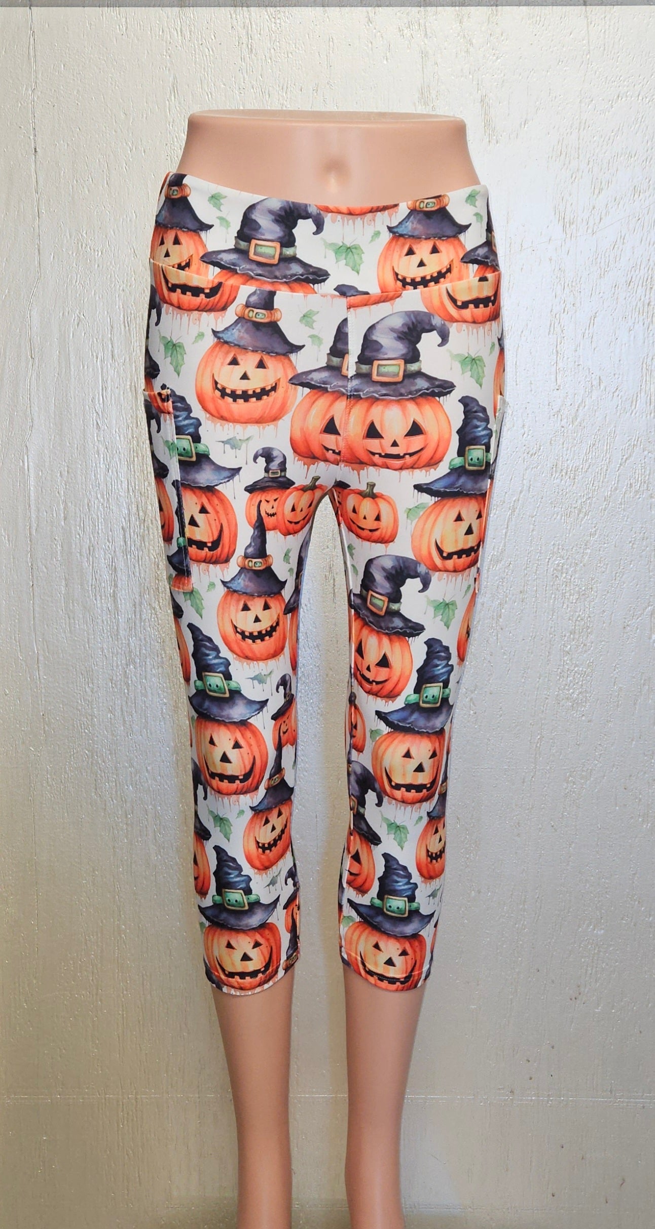 Hated Pumpkins capris with pockets